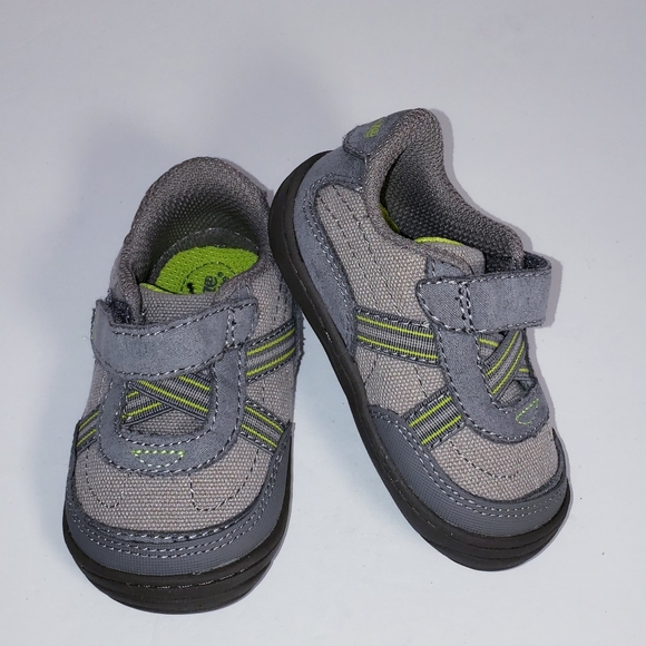 Stride Rite Velcro Baby Shoes Size 3 NEW